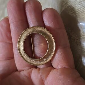 Vintage Crown Trifari Circle Brooch In Goldtone